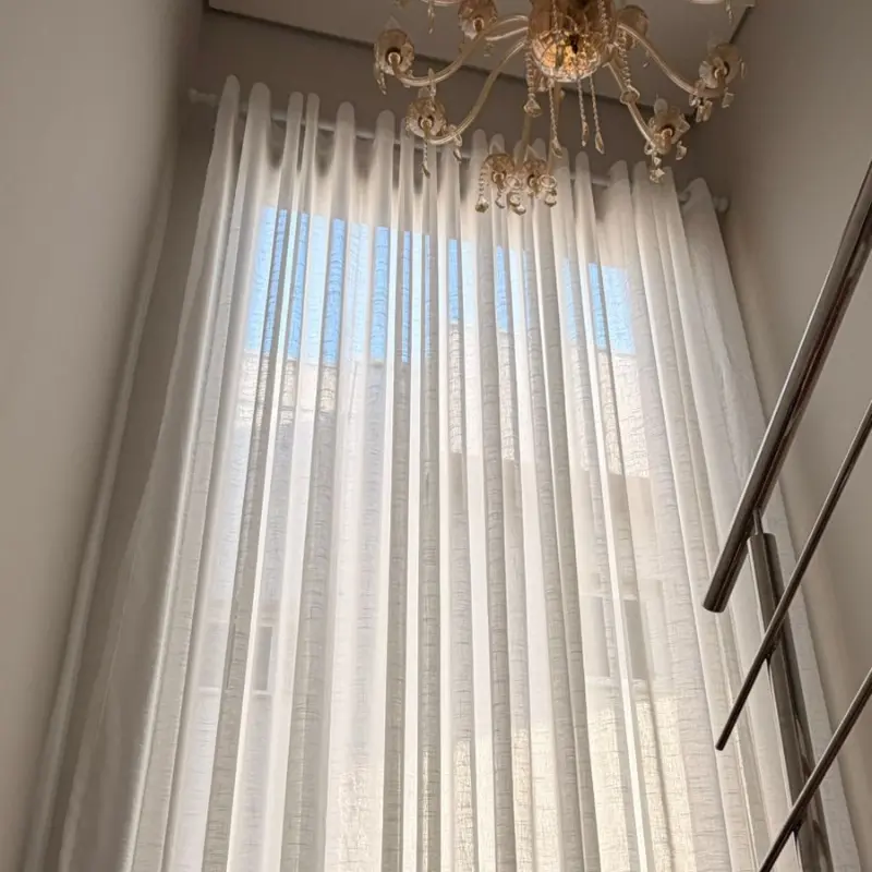 Cortina linho ilhós escada — ateliê Regina Cortinas Cachoeirinha RS